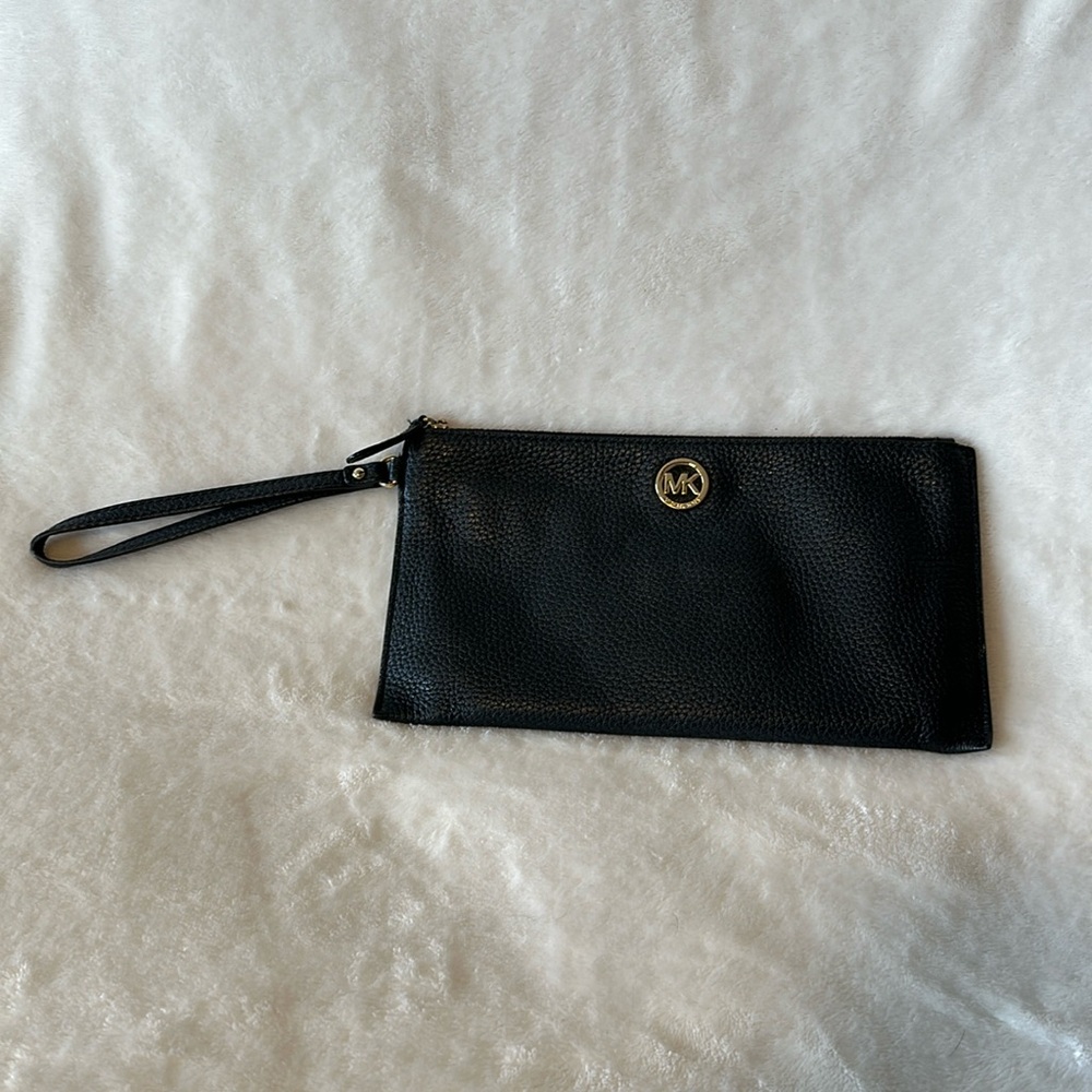 Michael Kors Jet Set Travel Pebbled Leather Large Top Zip Wristlet